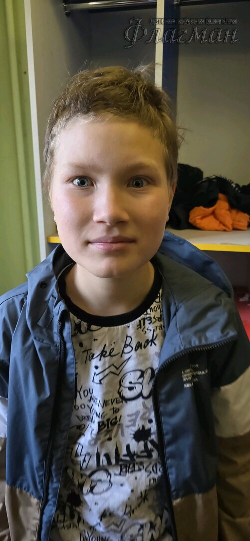 25594b89.ID Photo.030550